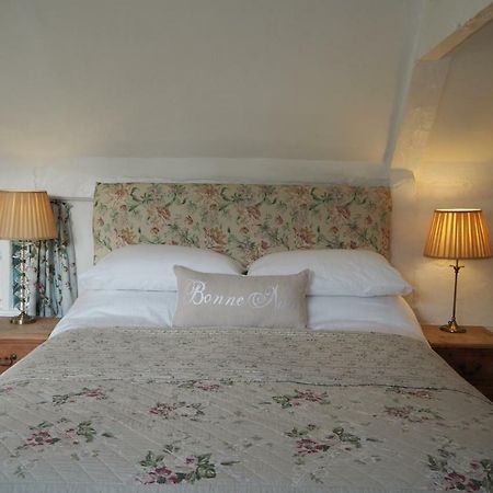 Nightingale Cottage Bed And Breakfast Chichester Exterior photo