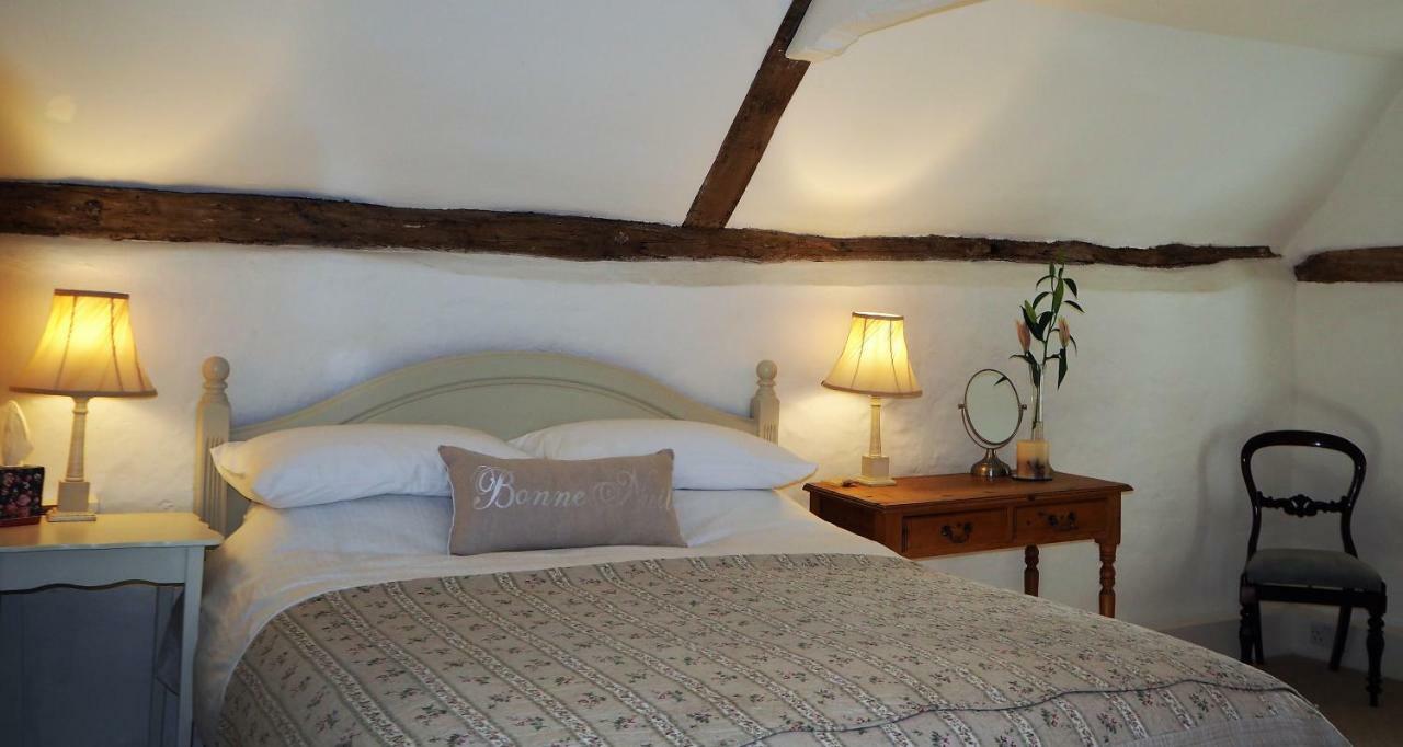 Nightingale Cottage Bed And Breakfast Chichester Exterior photo